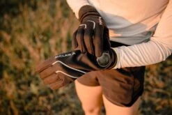 Intervals Windstopper® Running Gloves - Adult -Auclair Sales Store AuclairSports ColinRousseauPhotographe 31Aout2023 9